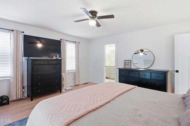 Building Photo - 322 E Millbrook Rd