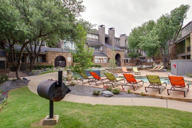 Building Photo - 5201 Thistle Dr