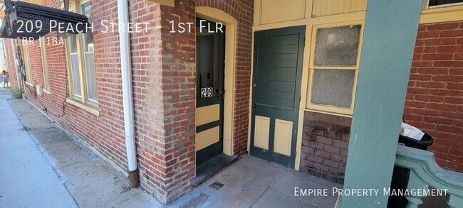 Building Photo - 209 N Peach St