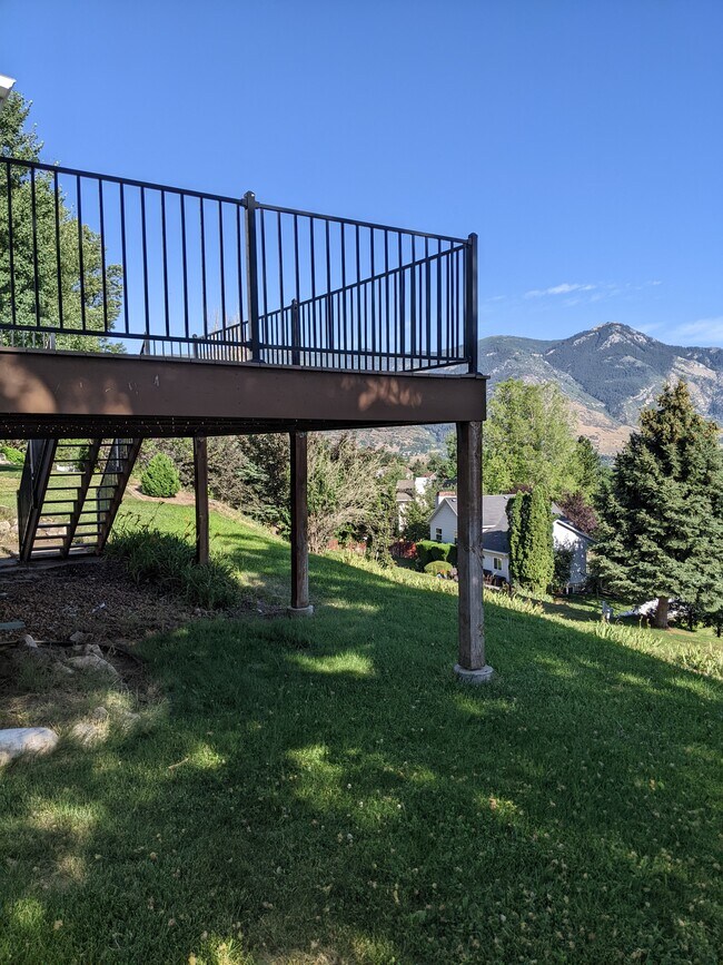 Building Photo - 387 E 3550 N