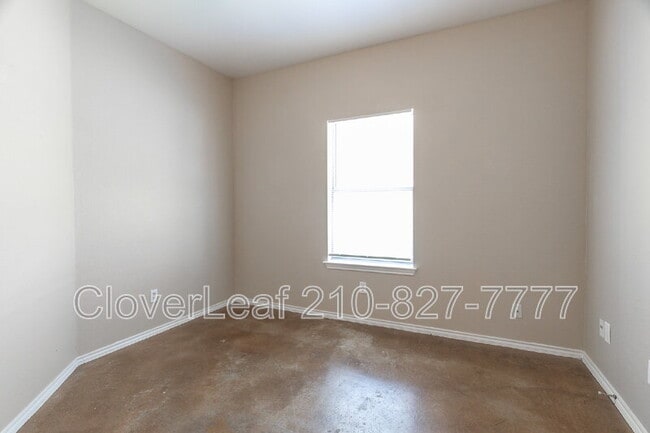 Building Photo - 5718 Golf Heights