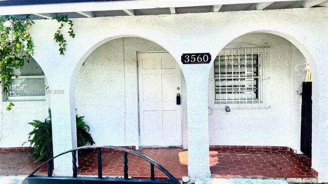 Building Photo - 3560 SW 25th Ter