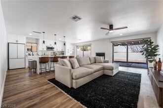 Building Photo - 2206 Heavenly View Dr