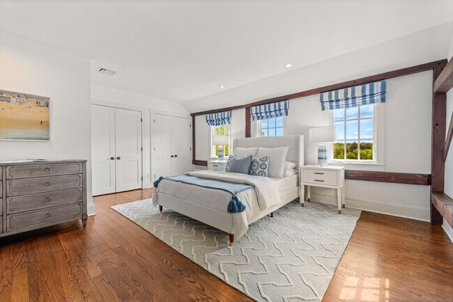 Building Photo - 945 Oenoke Ridge