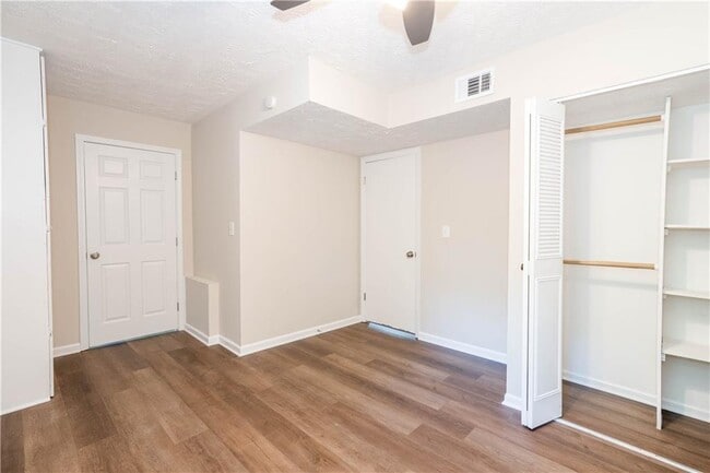 Building Photo - 2759 Shetland Ln NW