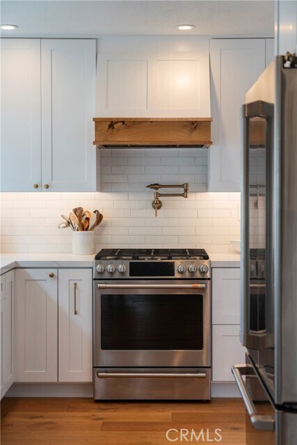 Building Photo - 2116 Via Teca
