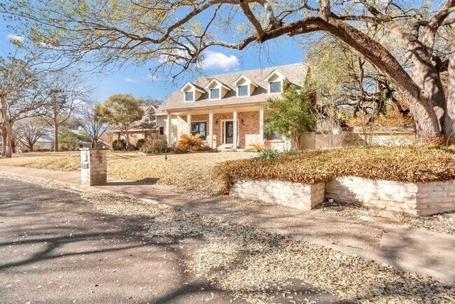 Primary Photo - 3112 Brightwood Dr, Austin, Texas 78746
