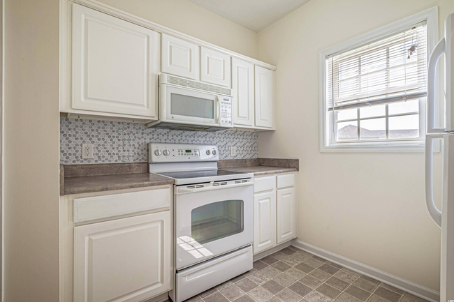 Kitchen area. - 2090 Cross Gate Blvd