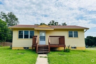 Building Photo - Spacious Home on Large Corner Lot