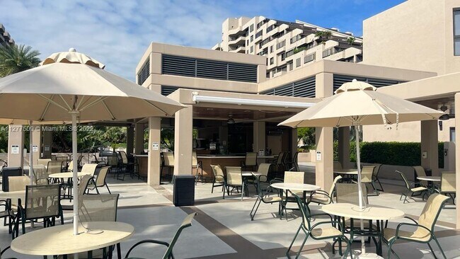 Building Photo - 251 Crandon Blvd