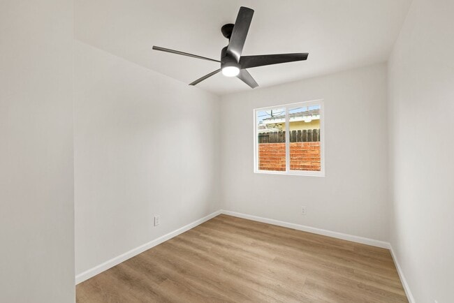 Building Photo - Nice 5 bedroom house on Ewing!