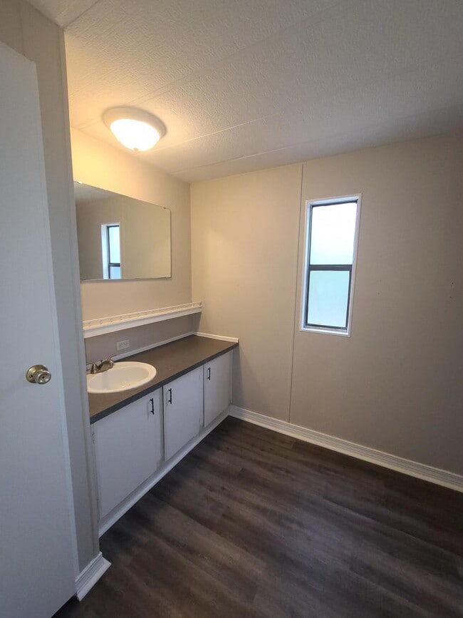 Building Photo - 8405 Verano St