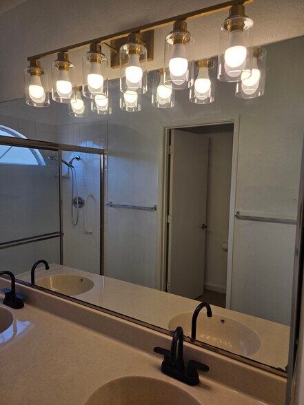 Master Bath - 9131 Colonsay Way