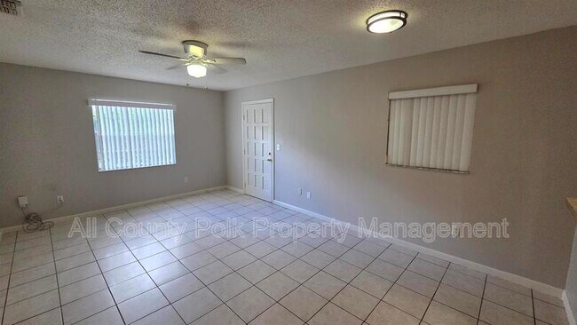Building Photo - 519 Duchess Ct