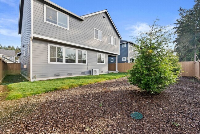 Building Photo - 16212 8th Ave E