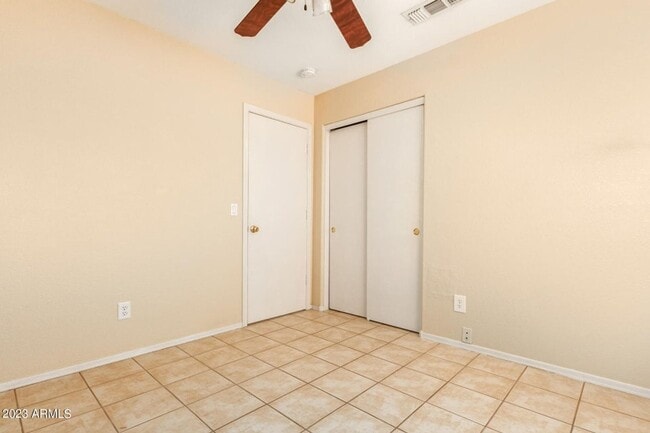 Building Photo - Move In Ready!  3 Bed, 2 Bath w/2 Car Garage