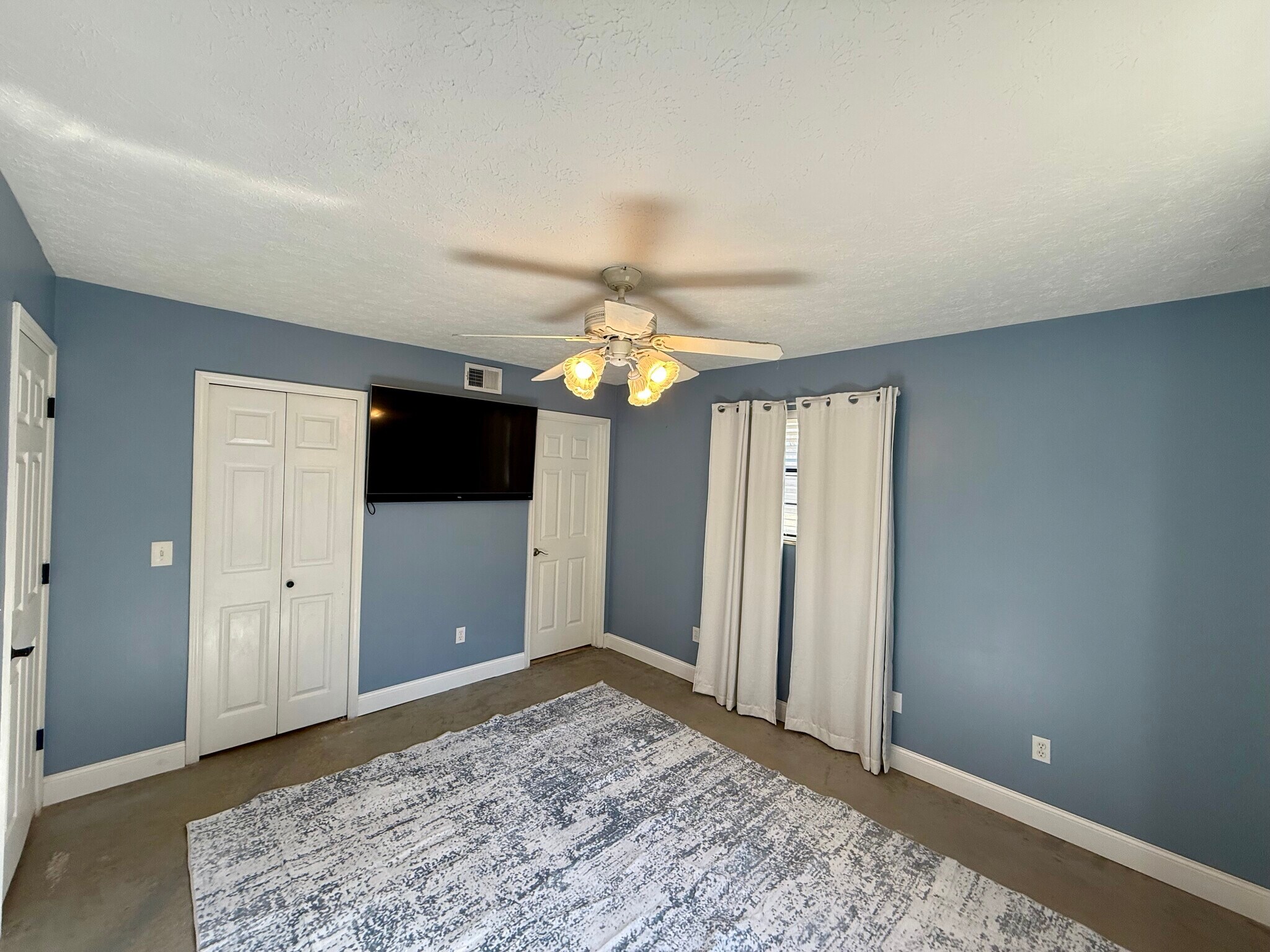 Building Photo - 701 New Horizon St