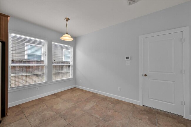 Building Photo - 90 W Montfair Blvd