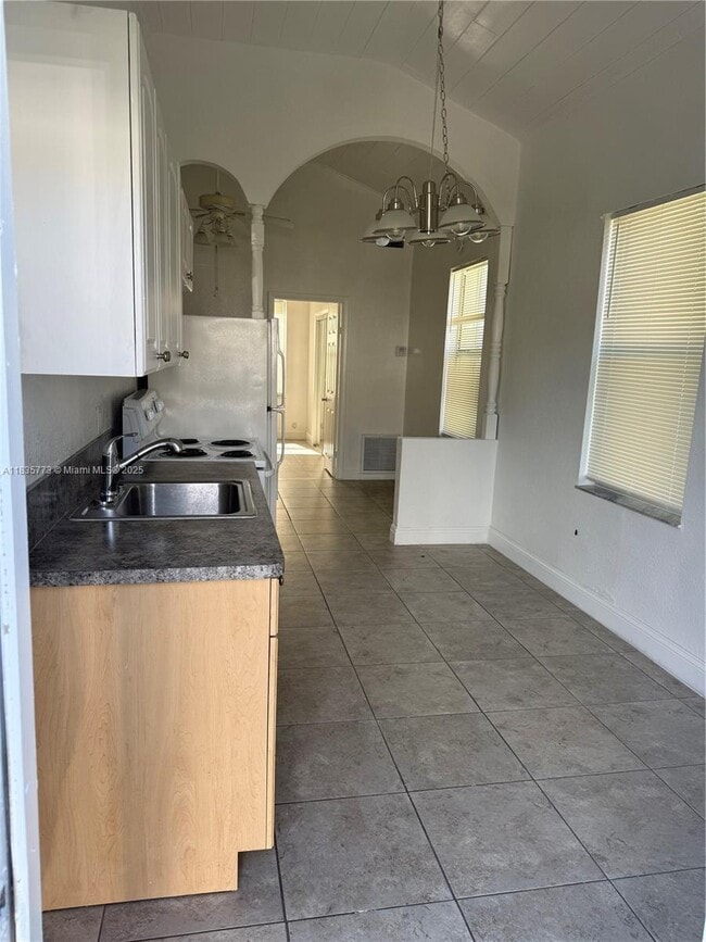 Building Photo - 410 N 58th Ave