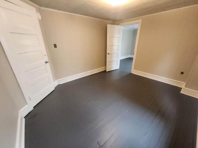 Building Photo - 372-374 Tolbert Ave