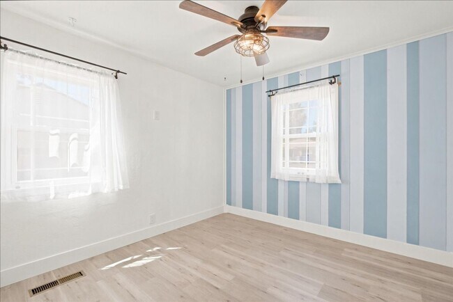 Building Photo - 601 Poplar Ave