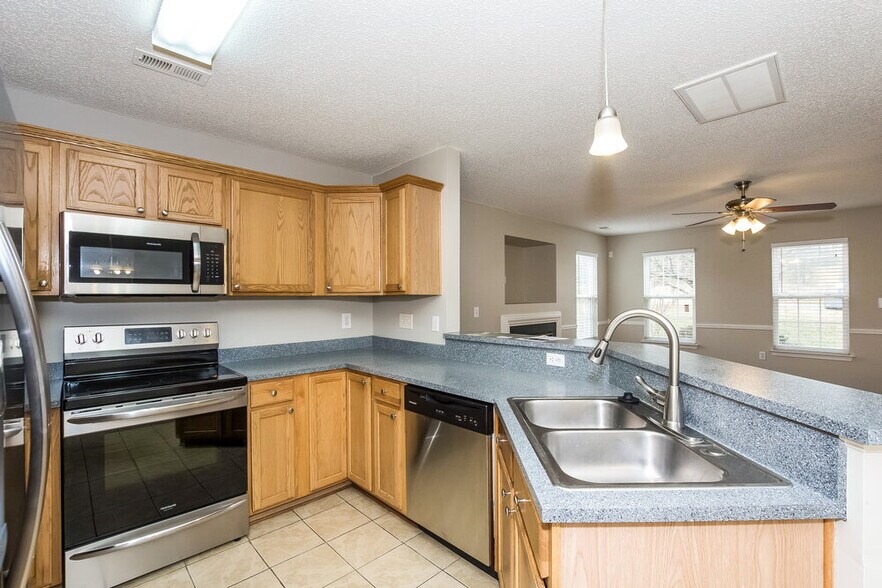 Building Photo - 7920 Trotter Rd