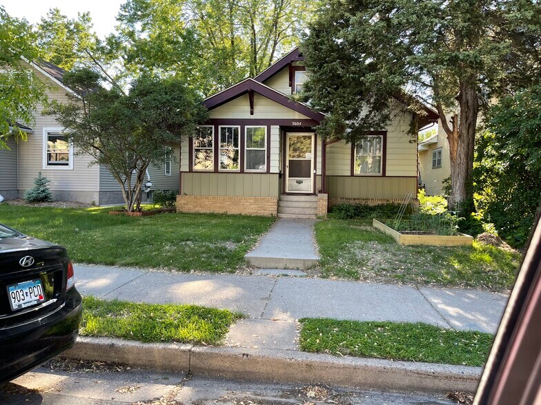 Building Photo - 3604 Grand Ave S