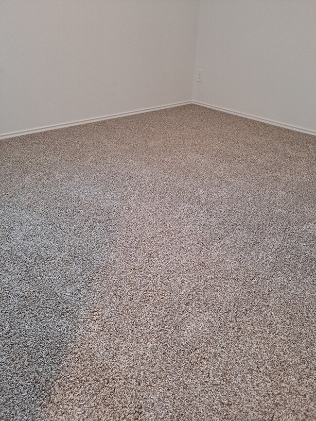 Building Photo - 24058 Kentwood Springs Dr