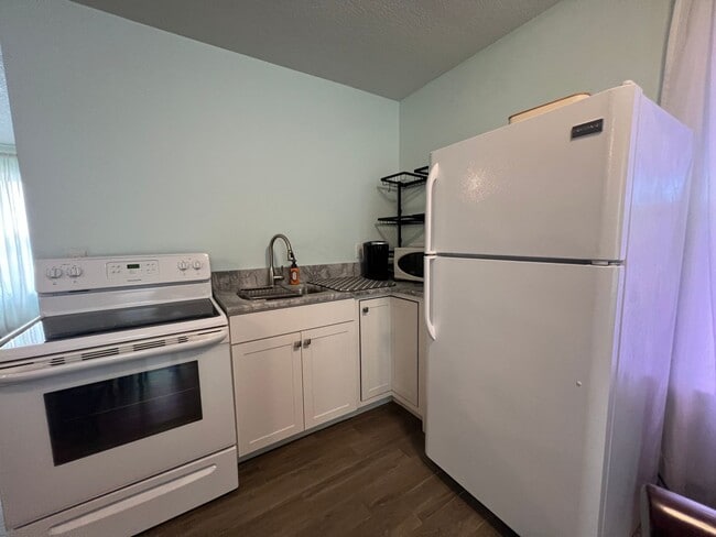 Building Photo - Spacious Efficiency _ In Law Suite_ Fort P...