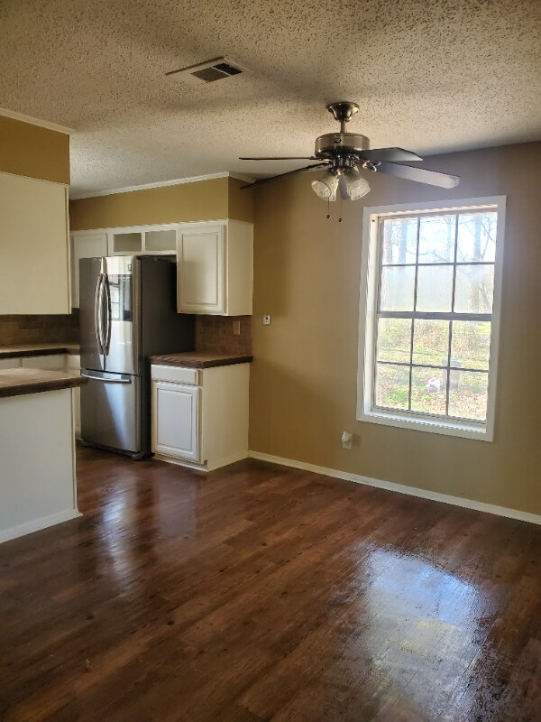 Building Photo - 410 Birchwood Dr