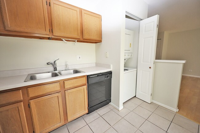 Building Photo - 8 Gant Cir