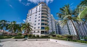 Building Photo - 20000 E Country Club Dr