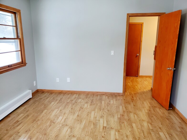 Building Photo - 4000 Cleveland St NE