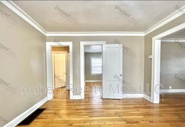 Building Photo - 5446 Harrison St