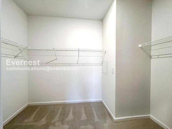 Building Photo - 1117 Prospect Ct