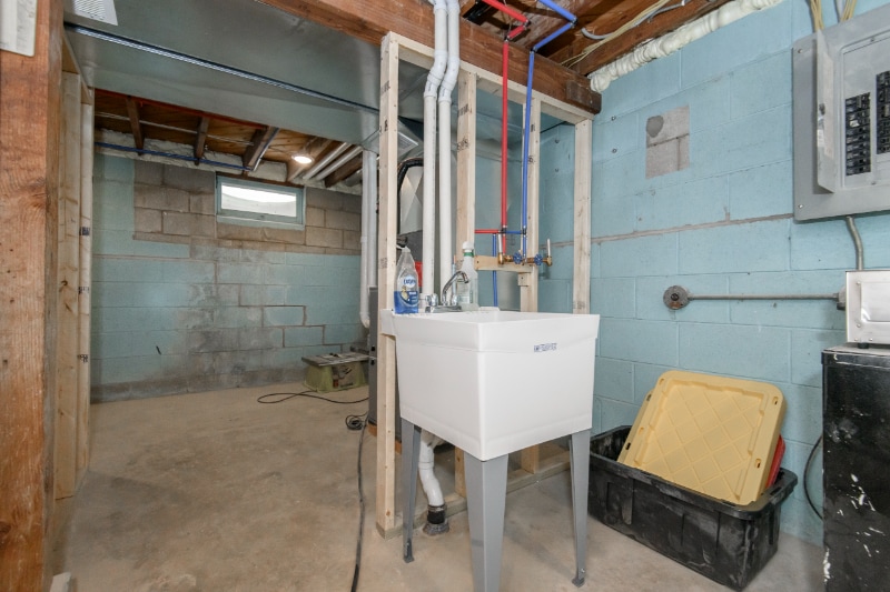 Building Photo - 424 S 66th St