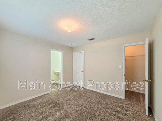 Building Photo - 1057 Freeboard Blvd