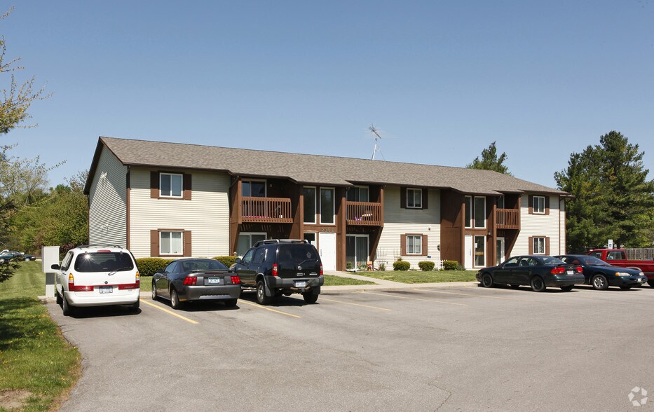 Primary Photo - York Hills Apartments