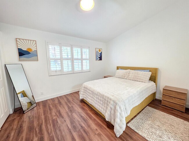 Building Photo - Northeast 15th Avenue, Fort Lauderdale, FL 33305 - 2 BR 1.5 BA townhouse