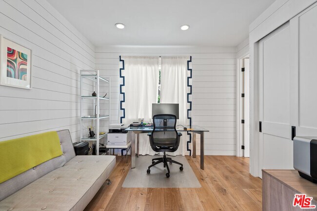 Building Photo - 23477 Palm Dr