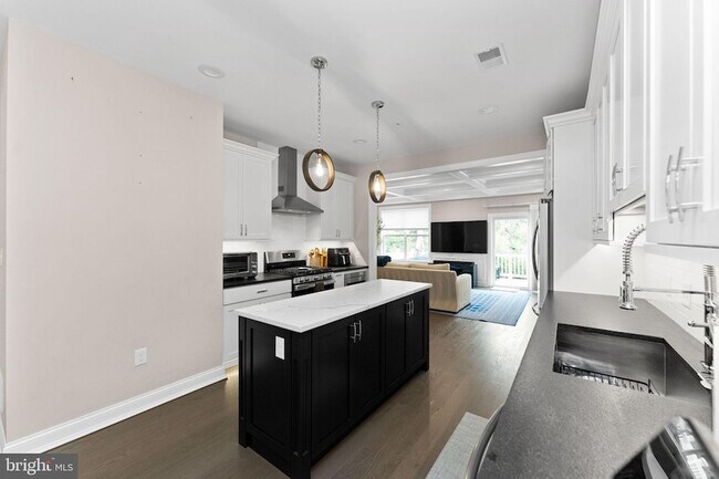 Building Photo - 516 Coates Ln