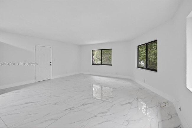 Building Photo - 5731 NE 18th Ave