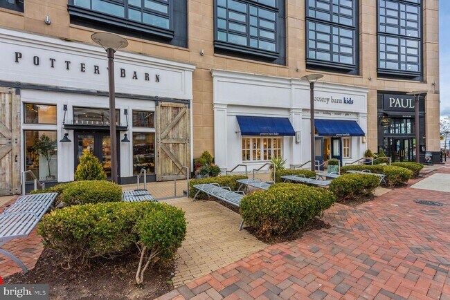 Building Photo - 4977 Battery Ln