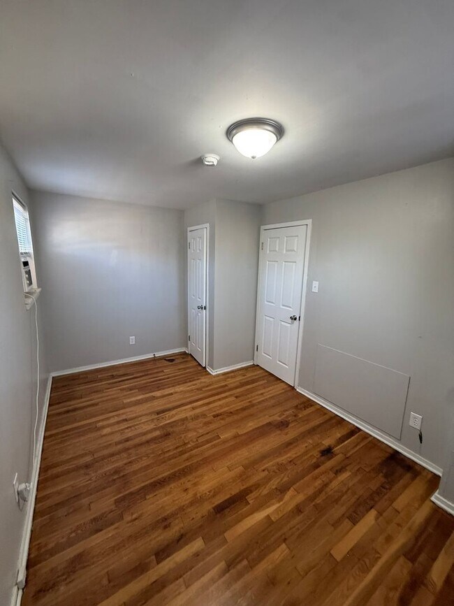 Building Photo - 1705 Lamb Ave