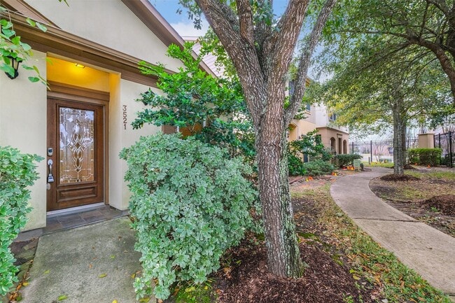 Building Photo - 3521 Clearview Cir