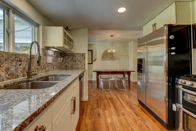 Building Photo - 303 E Chester St