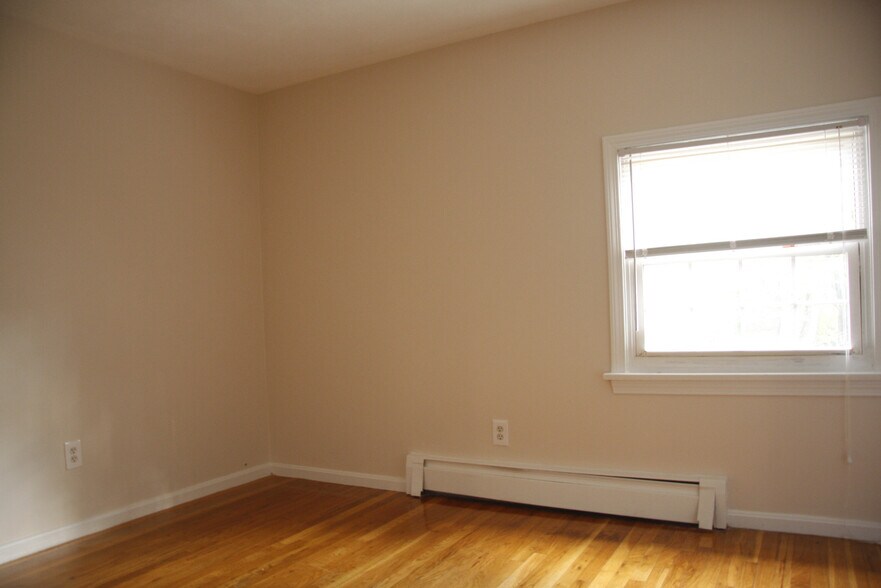 Building Photo - 6 Dragon Ct Cir