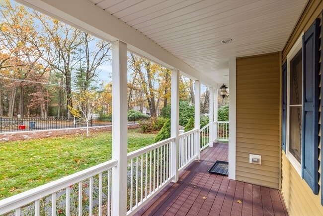 Building Photo - 11 Checkerberry Ln