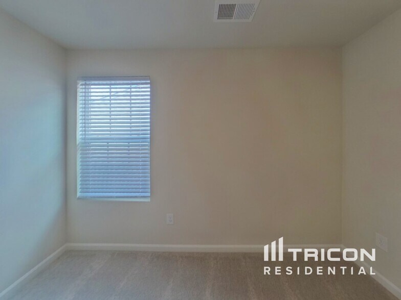 Building Photo - 4030 Rustling Grass Trl