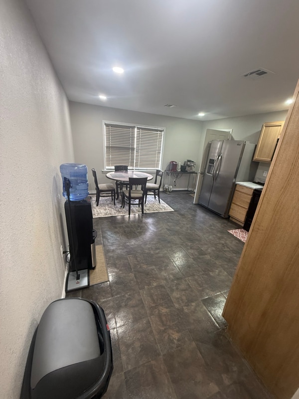 Building Photo - 215 S Grand Ave